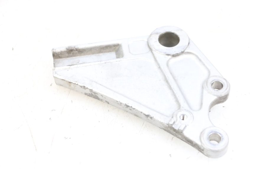photo de SUPORTE DE PINÇA DE FREIO TRASEIRO KAWASAKI ZR 7 750 (1999 - 2004) - Detalhe da peça