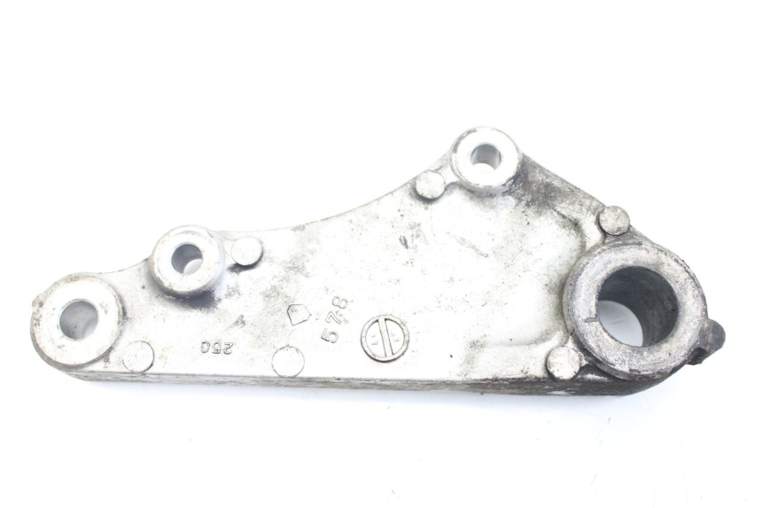 photo de SUPORTE DE PINÇA DE FREIO TRASEIRO KAWASAKI ZZR 600 (1995 - 2004) - Detalhe da peça