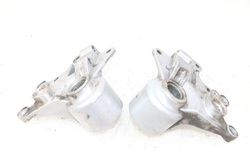 photo de SUPORTE DE PINÇA DE FREIO DIANTEIRO PIAGGIO MP3 125 (2006 - 2014) - Detalhe da peça