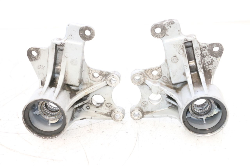 photo de SUPORTE DE PINÇA DE FREIO DIANTEIRO PIAGGIO MP3 RL 250 (2006 - 2010) - Vista principal