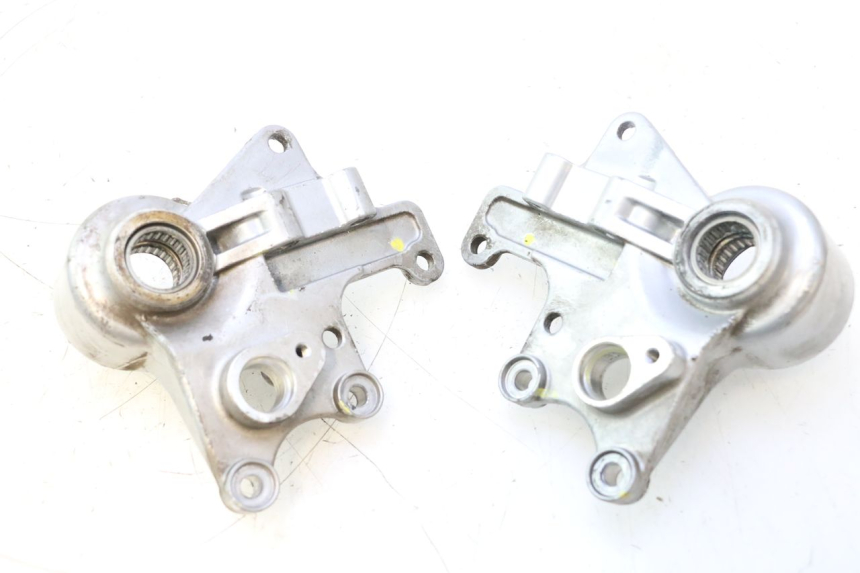 photo de SUPORTE DE PINÇA DE FREIO DIANTEIRO PIAGGIO MP3 500 (2011 - 2015) - Ampliação técnica
