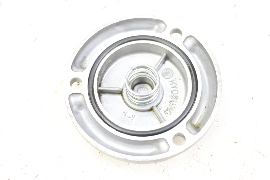 photo de SUPORTE FILTRO DE ÓLEO HYOSUNG GTR 125 (2006 - 2008) - Detalhe da peça