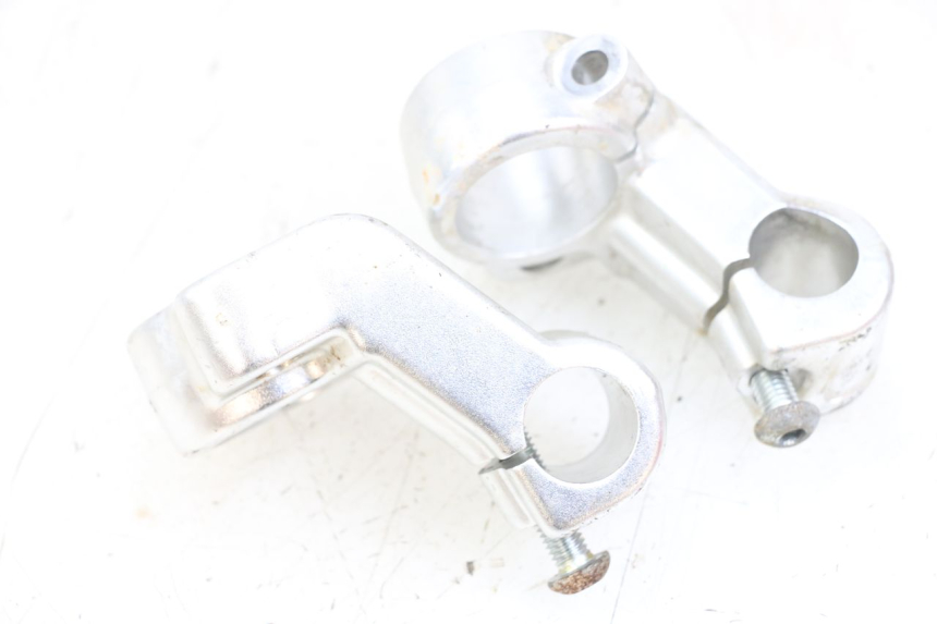 photo de SUPORTE DE GUIDÃO GILERA DNA 50 (2000 - 2007) - Outro ângulo de visão