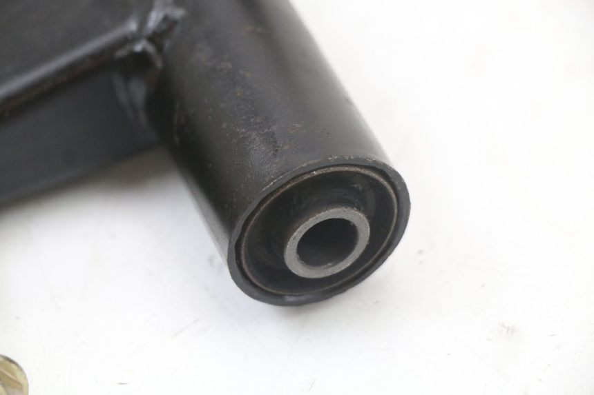 photo de SUPORTE DO MOTOR DAELIM A-FOUR 2T 50 (2005 - 2012) - Estado da superfície