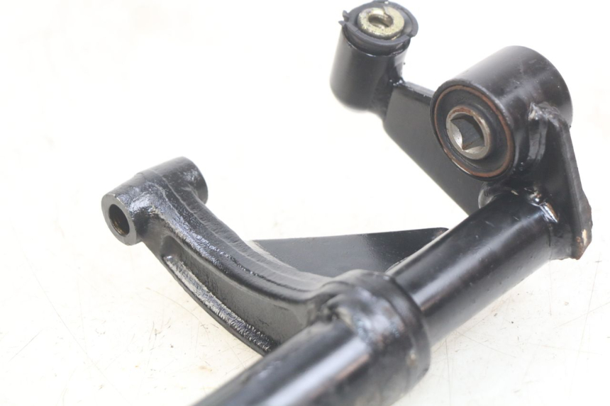 photo de SUPORTE DO MOTOR KYMCO AGILITY 4T 50 (2018 - 2022) - Outro ângulo de visão