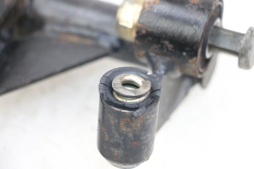 photo de SUPORTE DO MOTOR KYMCO AGILITY 4T 50 (2005 - 2018) - Zoom do estado de desgaste