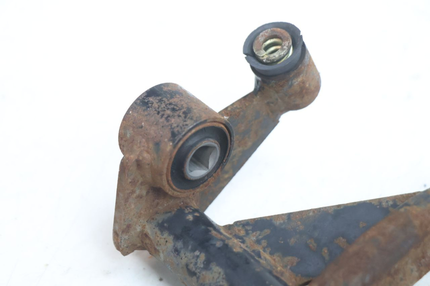 photo de SUPORTE DO MOTOR KYMCO AGILITY PREMIUM 50 (2007 - 2010) - Zoom do estado de desgaste