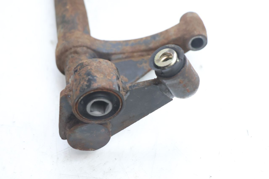 photo de SUPORTE DO MOTOR KYMCO AGILITY PREMIUM 50 (2007 - 2010) - Pontos de fixação