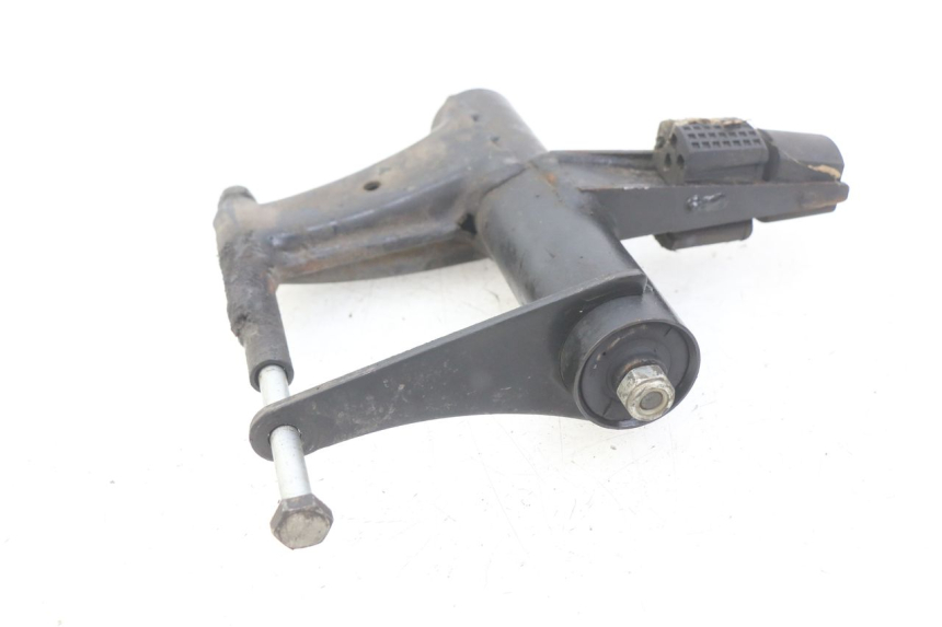 photo de SUPORTE DO MOTOR DERBI BOULEVARD 50 (2009 - 2006) - Detalhe da peça