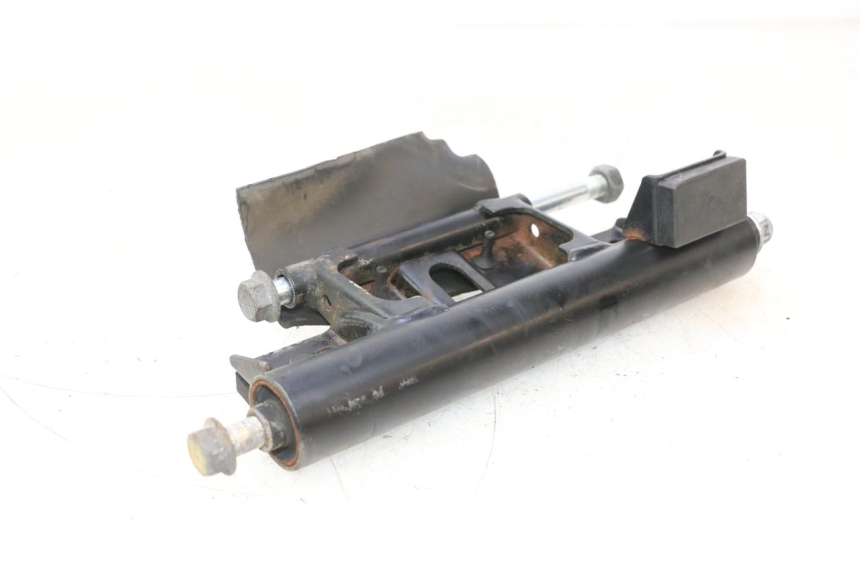 photo de SUPORTE DO MOTOR SUZUKI BURGMAN 125 (2007 - 2014) - Detalhe da peça