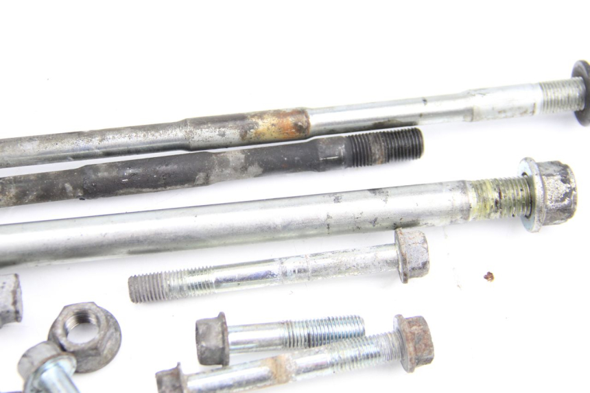 photo de SUPORTE DO MOTOR HONDA CBR F SC21 1000 (1986 - 1992) - Pontos de fixação