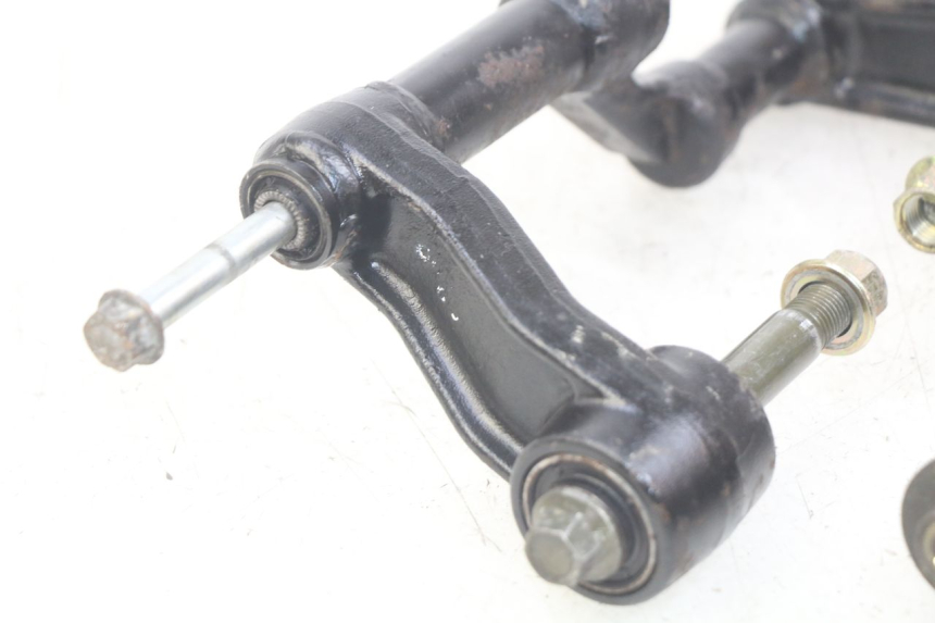 photo de SUPORTE DO MOTOR KYMCO DINK STREET 125 (2009 - 2014) - Outro ângulo de visão