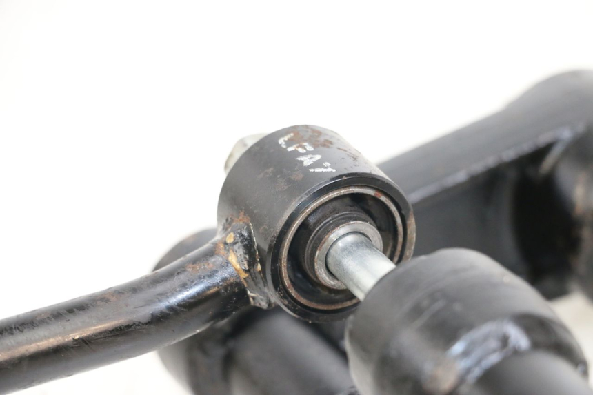 photo de SUPORTE DO MOTOR KYMCO DINK STREET 125 (2009 - 2014) - Zoom do estado de desgaste
