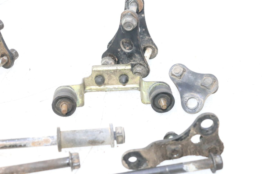 photo de SUPORTE DO MOTOR SUZUKI DR S 600 (1985 - 1989) - Detalhe da peça