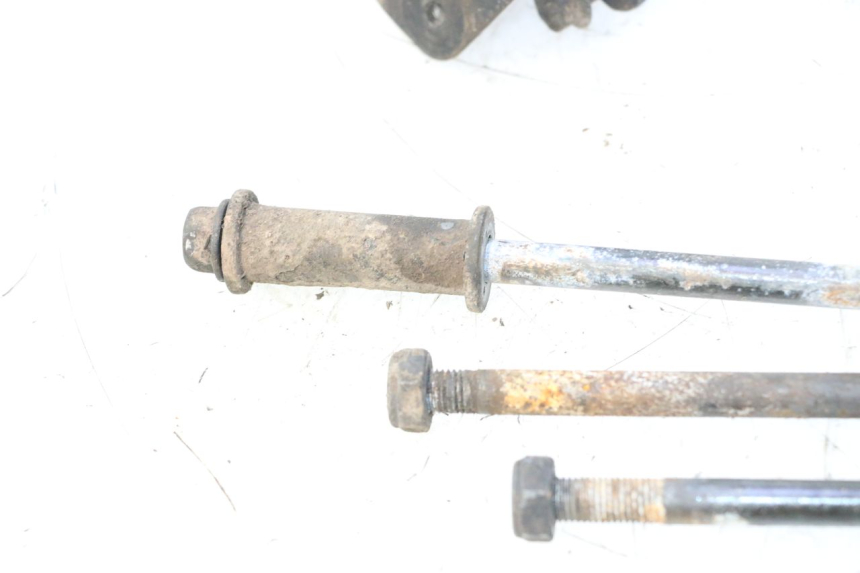 photo de SUPORTE DO MOTOR SUZUKI DR S 600 (1985 - 1989) - Outro ângulo de visão