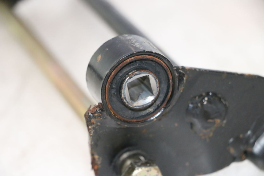 photo de SUPORTE DO MOTOR KEEWAY F-ACT NAKED 50 (2009 - 2014) - Detalhe da peça