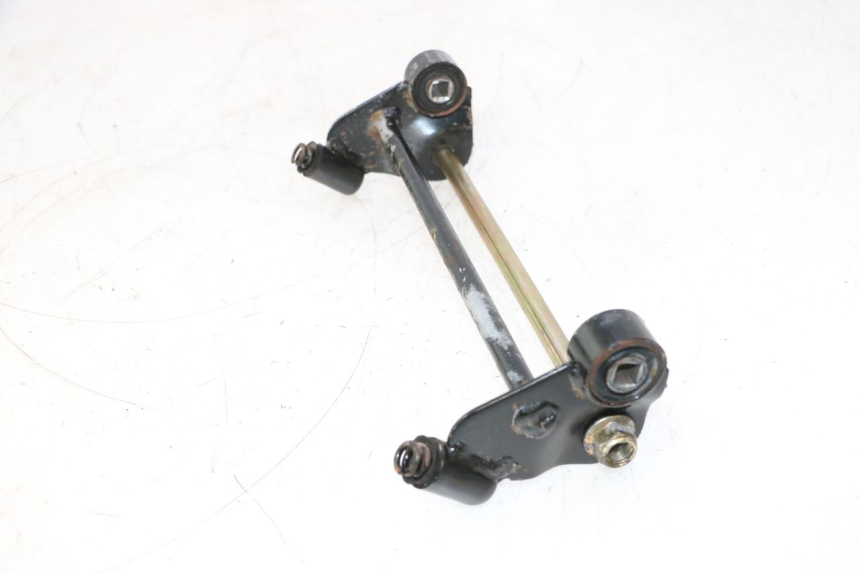 photo de SUPORTE DO MOTOR KEEWAY F-ACT NAKED 50 (2009 - 2014) - Outro ângulo de visão