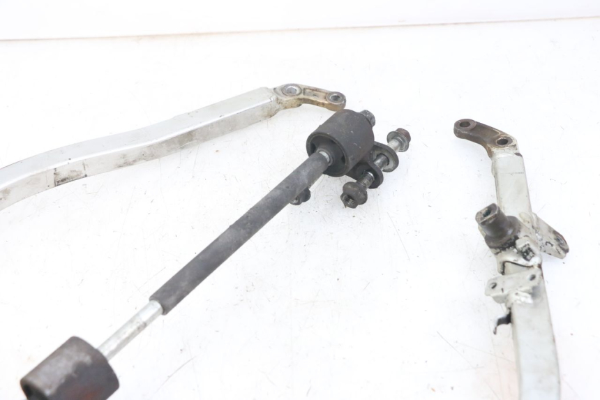 photo de SUPORTE DO MOTOR YAMAHA FJ 3CX 1200 (1986 - 1996) - Detalhe da peça