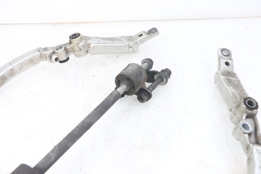 photo de SUPORTE DO MOTOR YAMAHA FJ 3CX 1200 (1986 - 1996) - Pontos de fixação