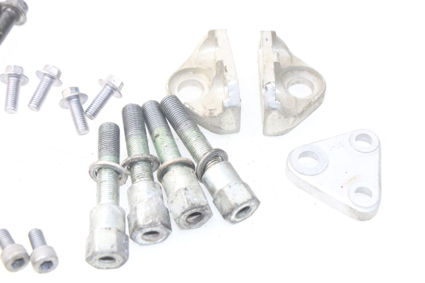 photo de SUPORTE DO MOTOR YAMAHA FJR ABS 1300 (2006 - 2012) - Ampliação técnica