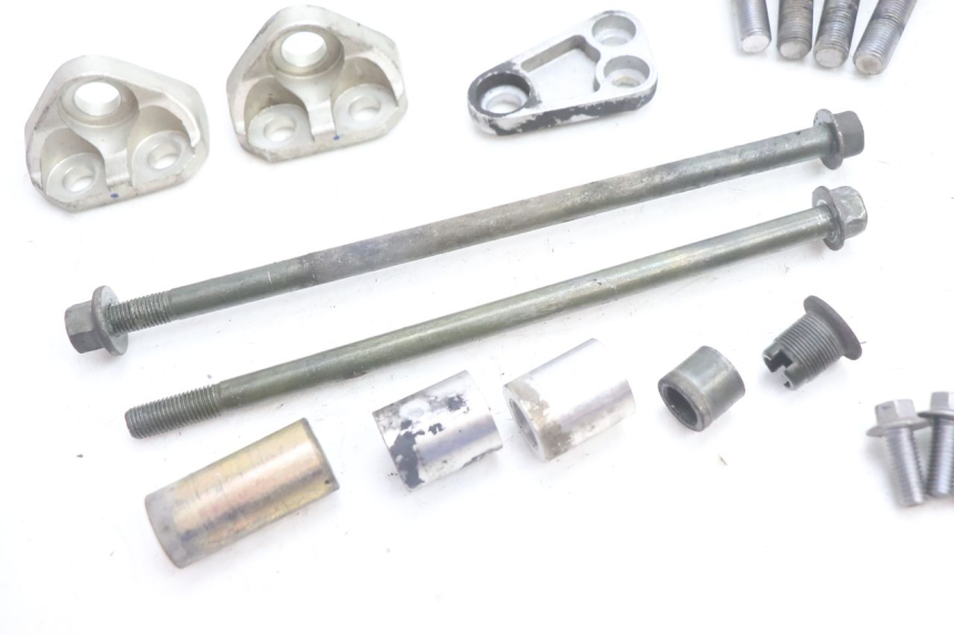 photo de SUPORTE DO MOTOR YAMAHA FJR 1300 (2001 - 2005) - Outro ângulo de visão