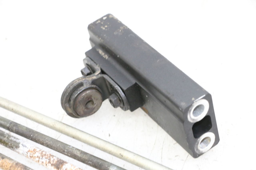 photo de SUPORTE DO MOTOR YAMAHA FZ6 FAZER S2 600 (2007 - 2011) - Zoom do estado de desgaste