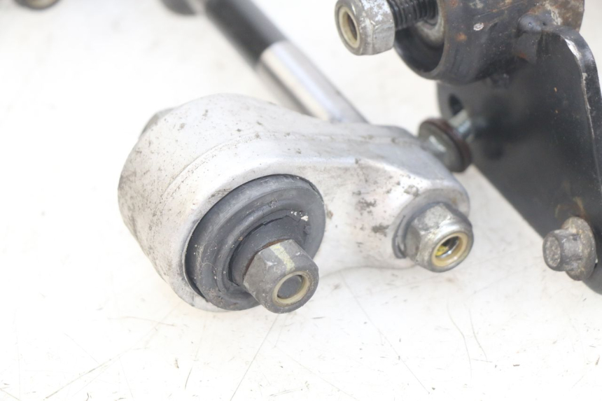photo de SUPORTE DO MOTOR GILERA GP 800 (2007 - 2013) - Pontos de fixação