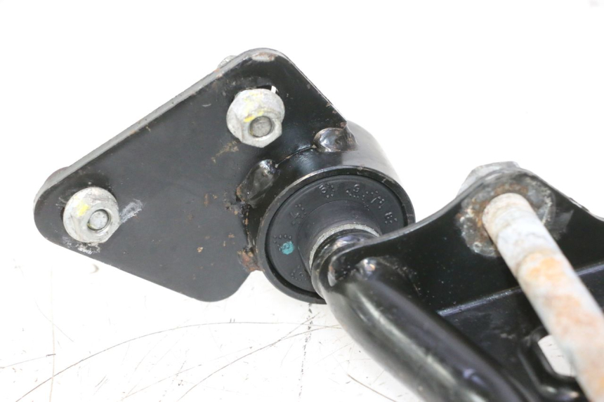 photo de SUPORTE DO MOTOR GILERA GP 800 (2007 - 2013) - Outro ângulo de visão