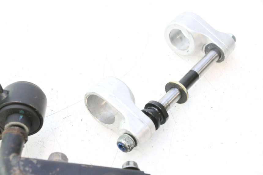 photo de SUPORTE DO MOTOR GILERA GP 800 (2007 - 2013) - Estado da superfície