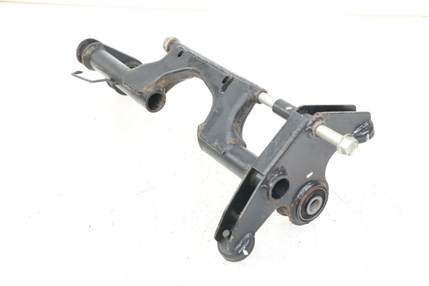 photo de SUPORTE DO MOTOR KYMCO GRAND DINK 125 (2008 - 2014) - Detalhe da peça