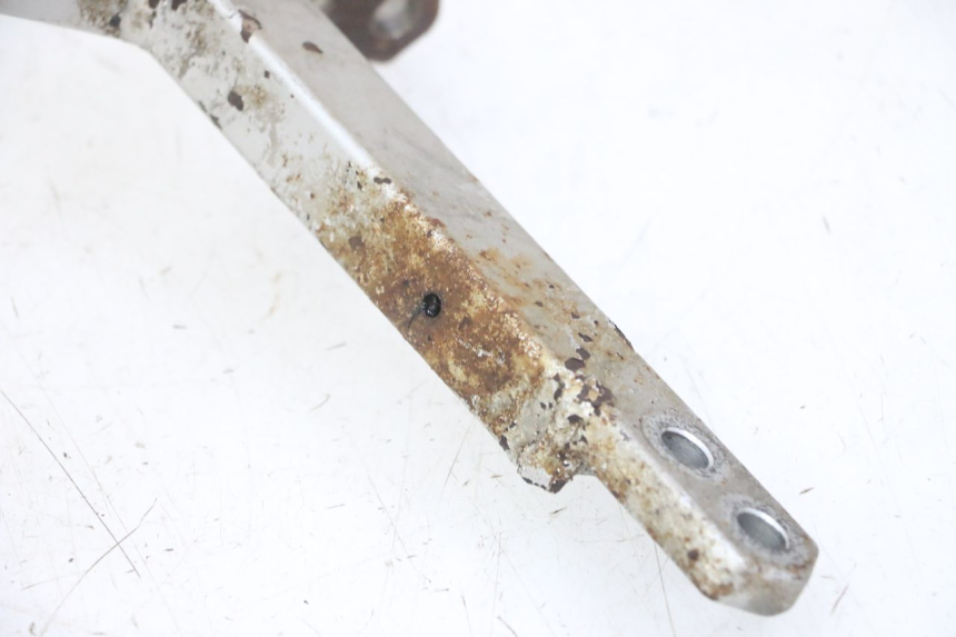 photo de SUPORTE DO MOTOR SUZUKI GS GSE 500 (2001 - 2003) - Zoom do estado de desgaste