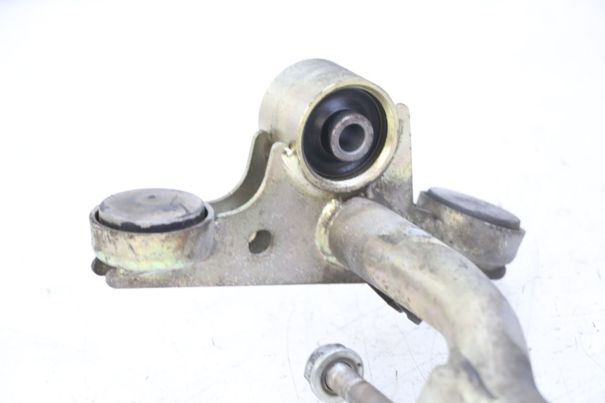 photo de SUPORTE DO MOTOR HONDA NES AROBASE 125 (2000 - 2003) - Outro ângulo de visão