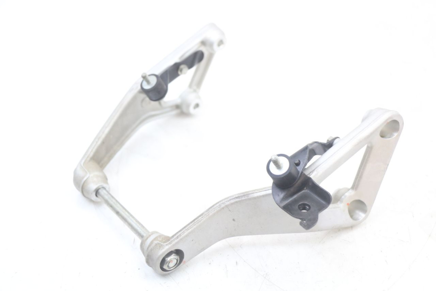 photo de SUPORTE DO MOTOR HUSQVARNA SVARTPILEN 401 (2018 - 2023) - Ampliação técnica