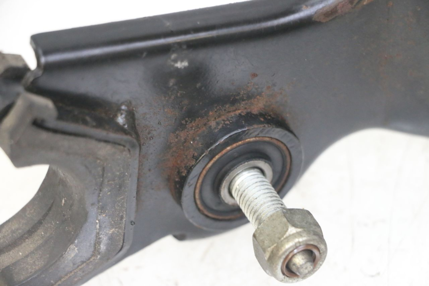photo de SUPORTE DO MOTOR PEUGEOT JET FORCE CARBU 50 (2003 - 2016) - Outro ângulo de visão