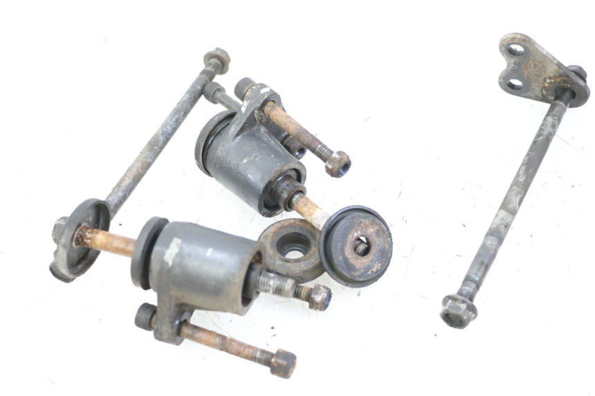 photo de SUPORTE DO MOTOR KAWASAKI ZR7 ZR-7 S 750 (1999 - 2004) - Detalhe da peça