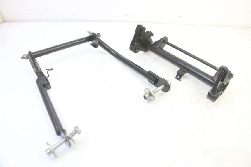 photo de SUPORTE DO MOTOR PEUGEOT KISBEE 2T 50 (2010 - 2017) - Detalhe da peça