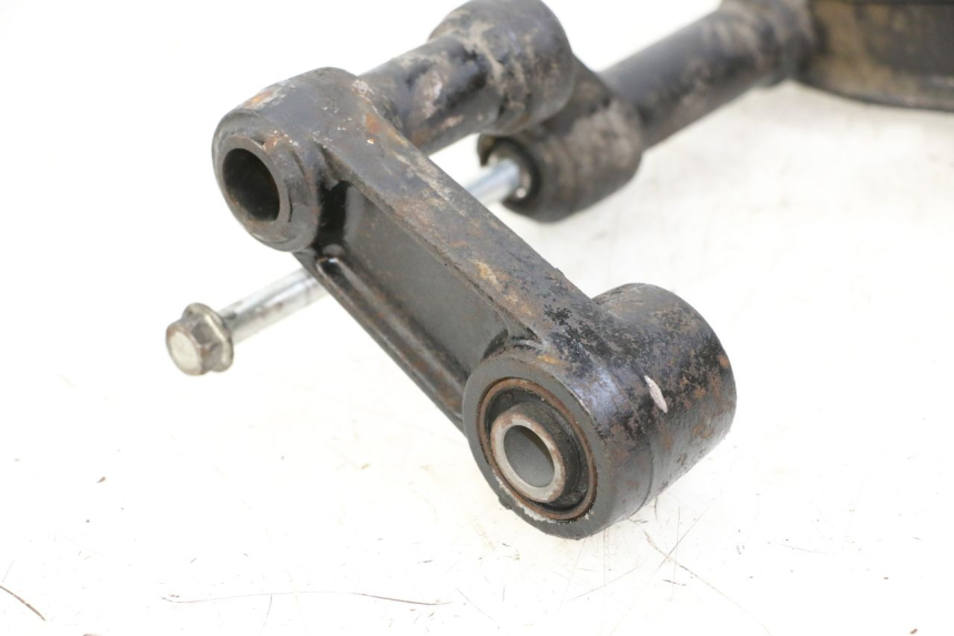 photo de SUPORTE DO MOTOR KYMCO DINK STREET 125 (2009 - 2014) - Outro ângulo de visão