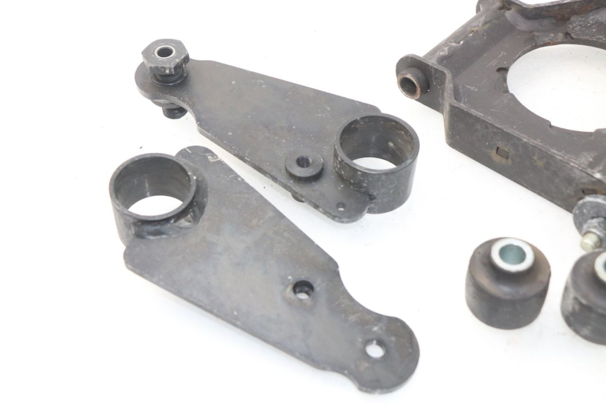 photo de SUPORTE DO MOTOR PEUGEOT METROPOLIS 400 (2017 - 2020) - Outro ângulo de visão
