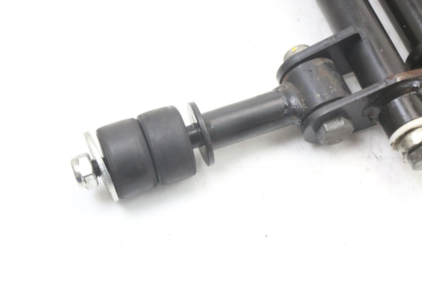 photo de SUPORTE DO MOTOR PIAGGIO MP3 HPE 350 (2018 - 2020) - Pontos de fixação