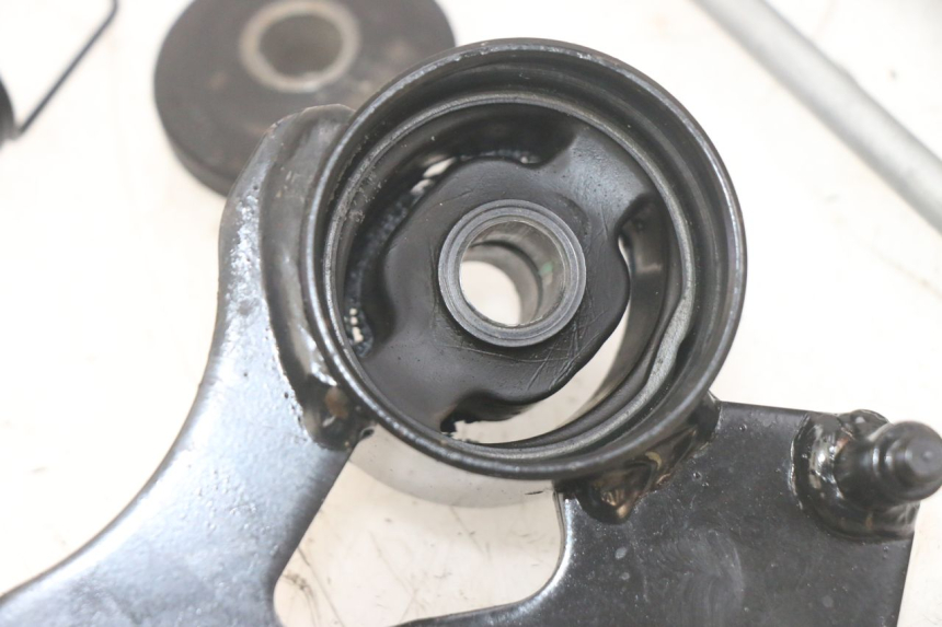 photo de SUPORTE DO MOTOR PIAGGIO MP3 HPE 300 (2019 - 2026) - Peça verificada