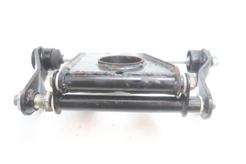 photo de SUPORTE DO MOTOR PIAGGIO MP3 HPE 530 (2022 - 2026) - Detalhe da peça