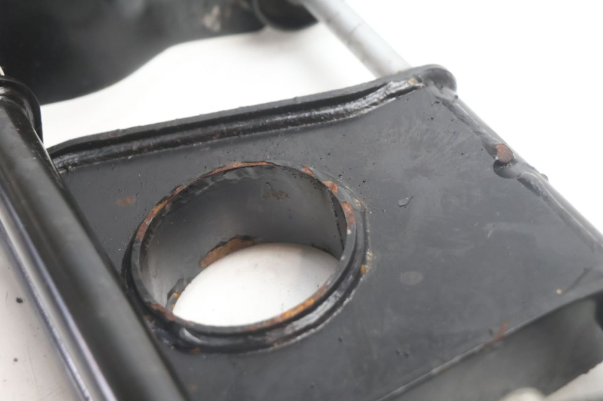 photo de SUPORTE DO MOTOR PIAGGIO MP3 HPE 530 (2022 - 2026) - Estado da superfície