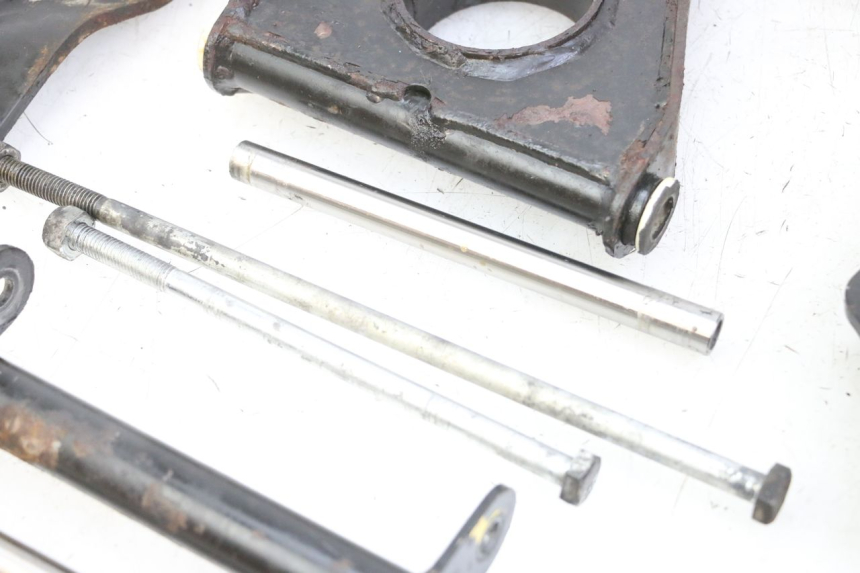 photo de SUPORTE DO MOTOR PIAGGIO MP3 LT 400 (2007 - 2012) - Pontos de fixação