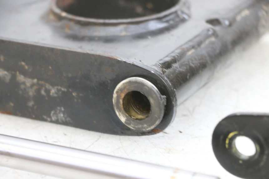 photo de SUPORTE DO MOTOR PIAGGIO MP3 LT 400 (2007 - 2012) - Pontos de fixação