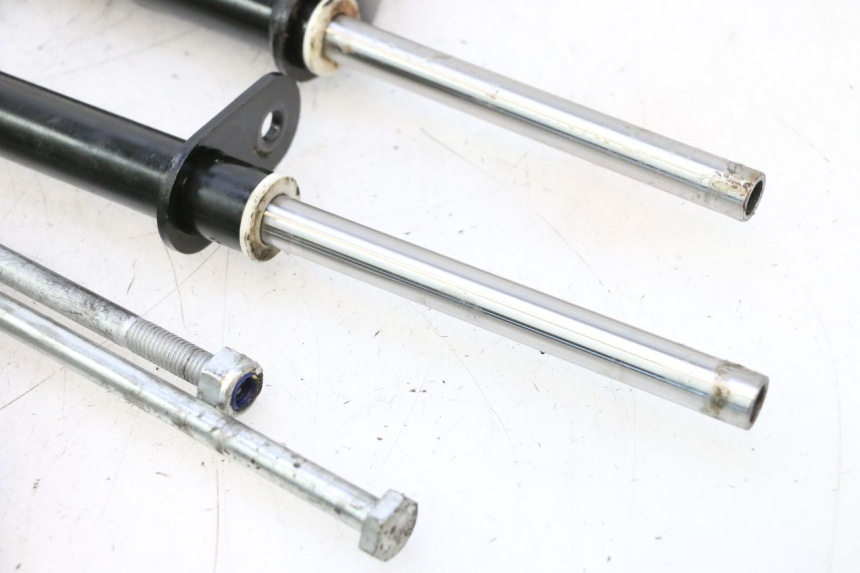 photo de SUPORTE DO MOTOR PIAGGIO MP3 LT 400 (2007 - 2012) - Pontos de fixação
