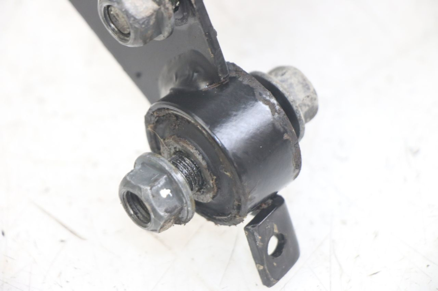 photo de SUPORTE DO MOTOR YAMAHA NEOS NEO'S 4T 50 (2008 - 2016) - Outro ângulo de visão