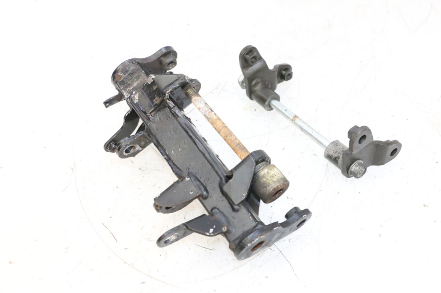 photo de SUPORTE DO MOTOR HONDA NSR R 125 (1994 - 2003) - Detalhe da peça