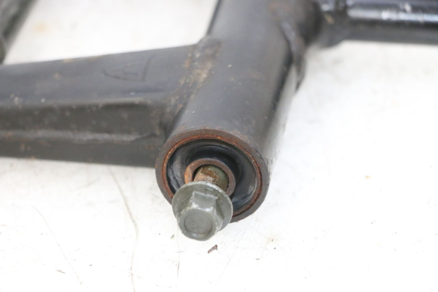 photo de SUPORTE DO MOTOR JM MOTORS OLDIES GT 4T 50 (2018 - 2025) - Zoom do estado de desgaste
