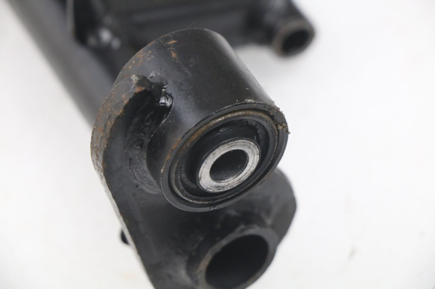 photo de SUPORTE DO MOTOR SYM ORBIT 2 4T 50 (2018 - 2022) - Zoom do estado de desgaste