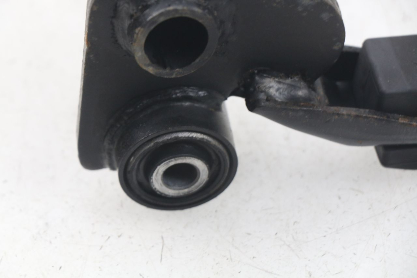 photo de SUPORTE DO MOTOR SYM ORBIT 2 4T 50 (2018 - 2022) - Outro ângulo de visão